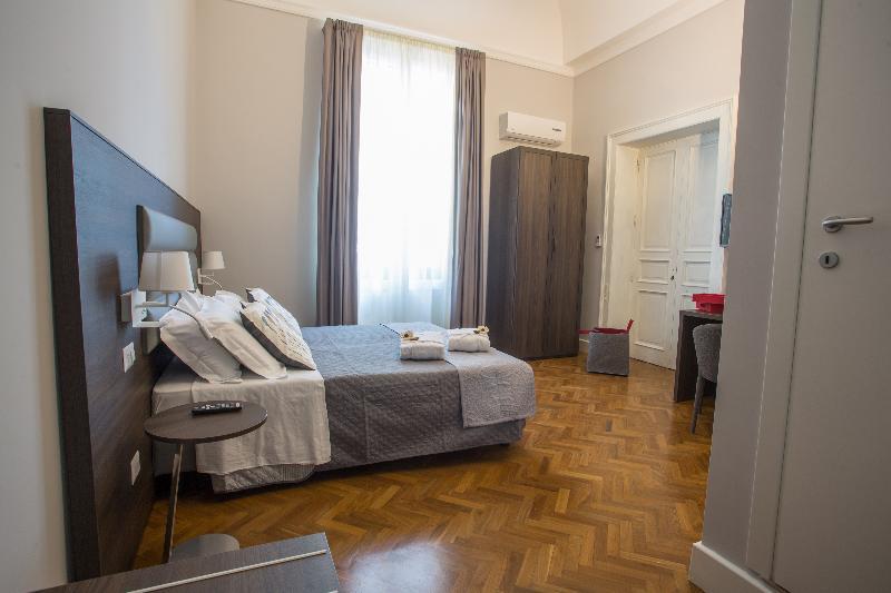 Bed and Breakfast Re Vittorio De Luxe Мессина Экстерьер фото