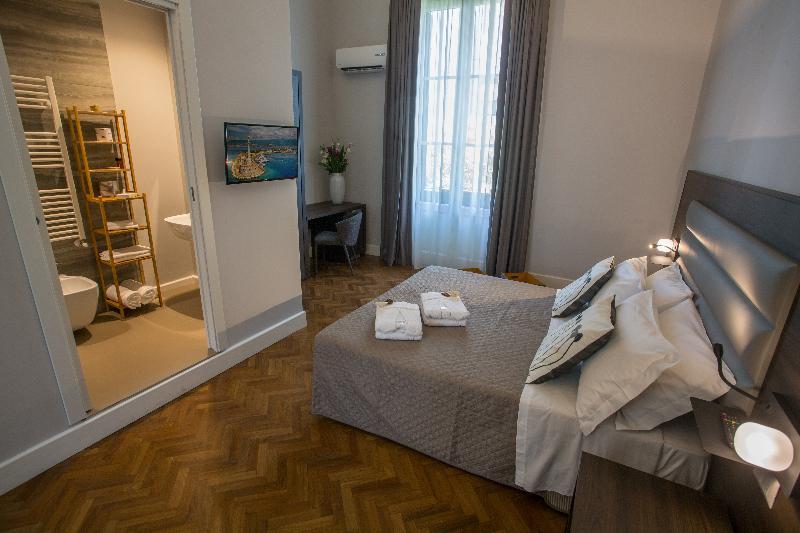 Bed and Breakfast Re Vittorio De Luxe Мессина Экстерьер фото